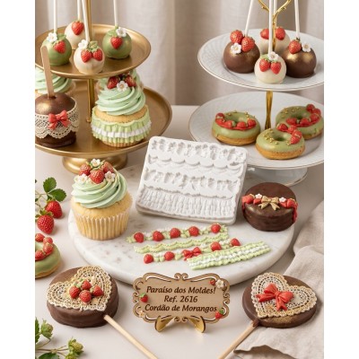 Molde de Silicone Faixas de Morangos e Babados 2635 Confeitaria Biscuit