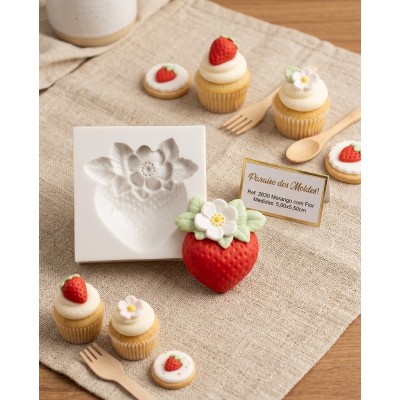 Molde de Silicone Morango com Flor 2639 Confeitaria Biscuit