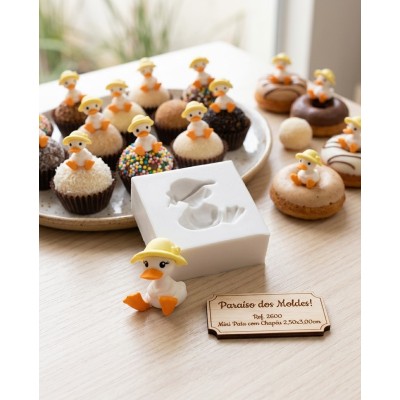 Molde de Silicone Mini Pata com Chapéu 2600 Confeitaria Biscuit
