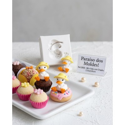 Molde de Silicone Mini Pata com Chapéu 2600 Confeitaria Biscuit