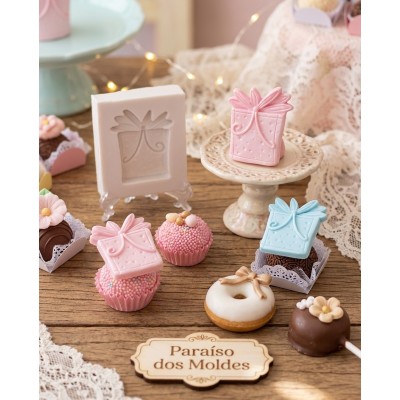 Molde de Silicone para Confeitaria e Biscuit Caixa de Presente - 994